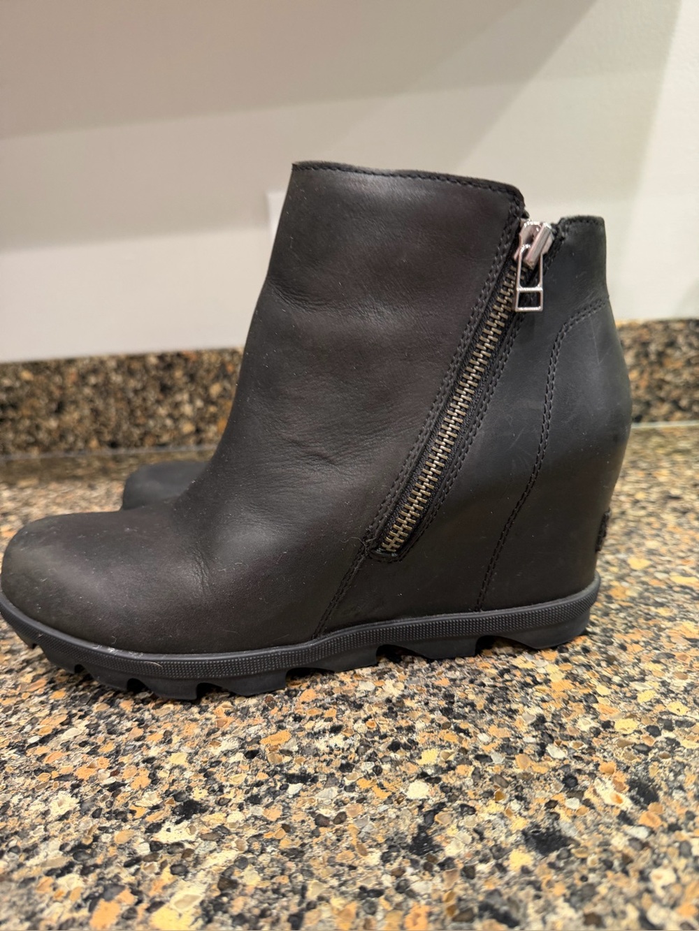 Women’s sorel 9.5 Black Wedge Ankle Boot with Side Zip